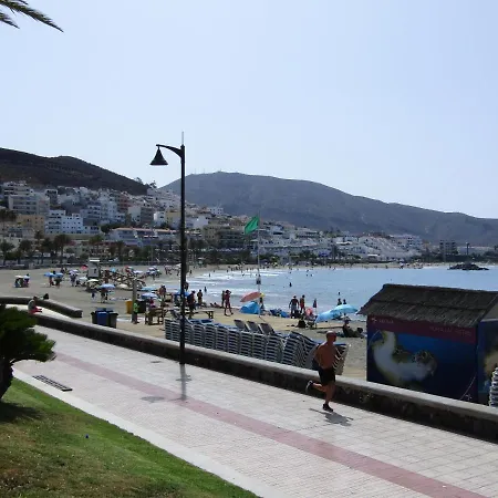 شقة Comfortable Apartment A Few Meters From The Beach. أرونا